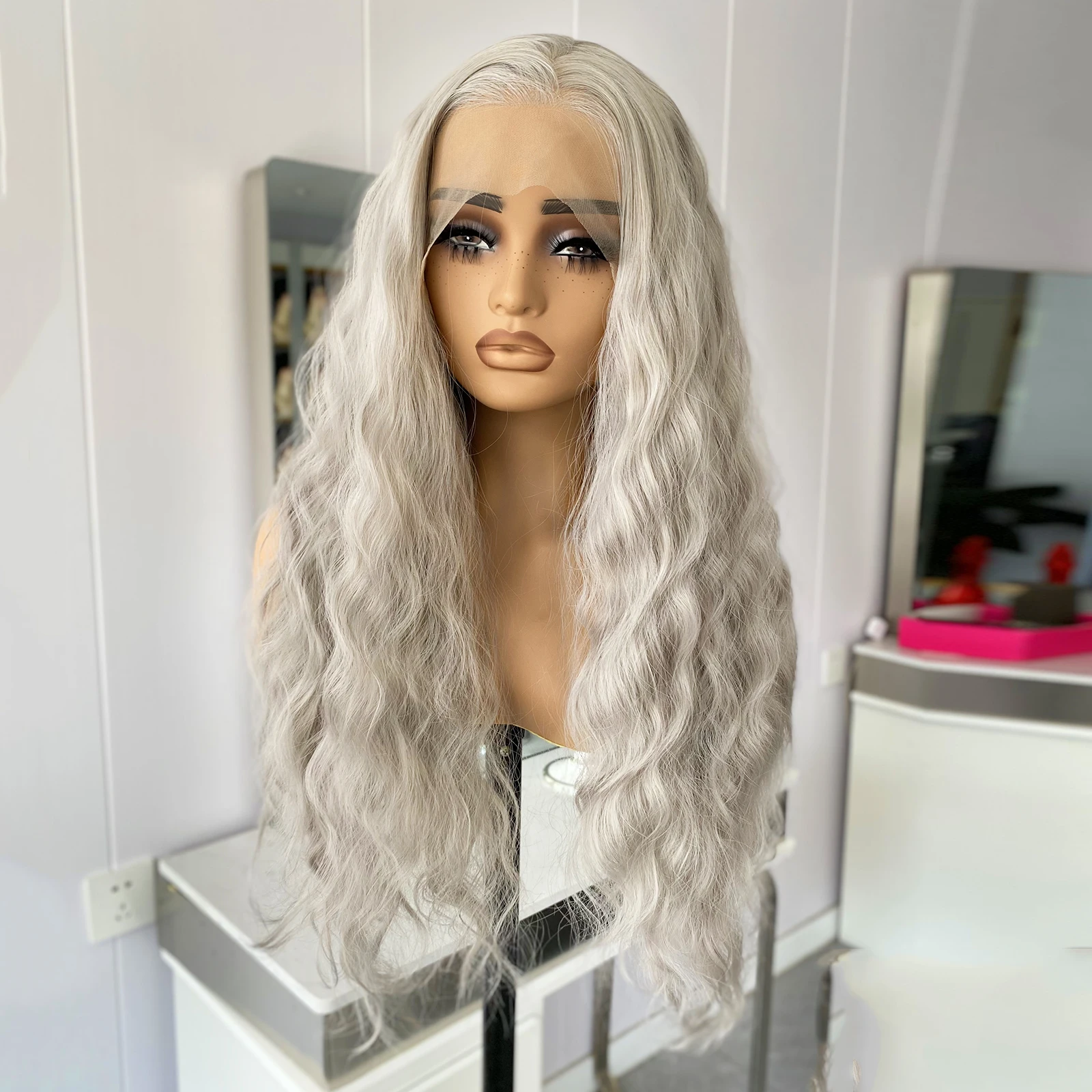 Wig Renda Pirang Abu Wig Depan Renda Sintetis Gelombang Dalam Panjang untuk Wanita 13X4 Garis Rambut Alami Tanpa Lem Penggunaan Sehari-hari Pesta Cosplay