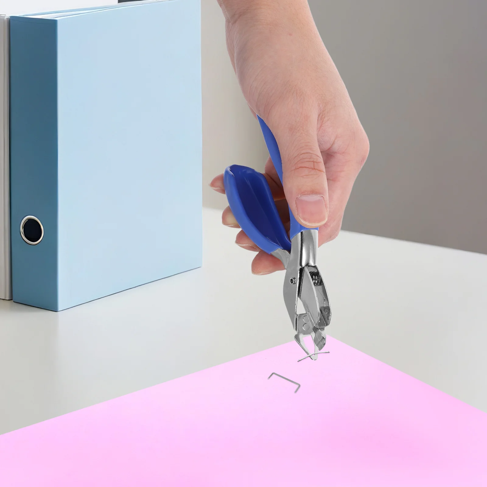 Remover Pink: Handheld Staple Puller Tool For Office School Home Portable Tack Puller Compact Design Staple Remover Tool Pink