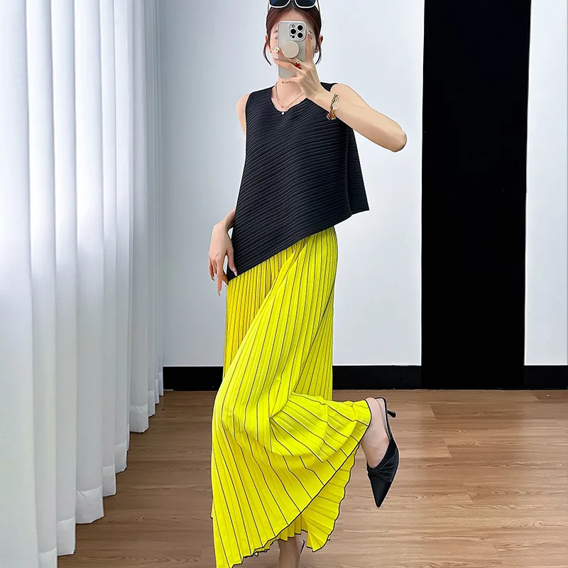 Pleated Irregular Pleated Vest Top Pleated Nine Minute Pants Two Piece Set Miyake 2025 Summer New Women's Solid Colour Suit