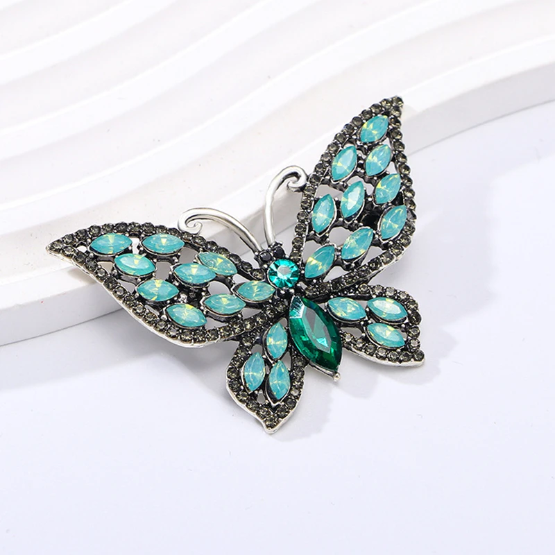 Women Men Fashion Exquisite Shining Crystal Butterfly Brooches Badges Classic Lady Elegnat Butterflies Rhinestone Pins Jewelry