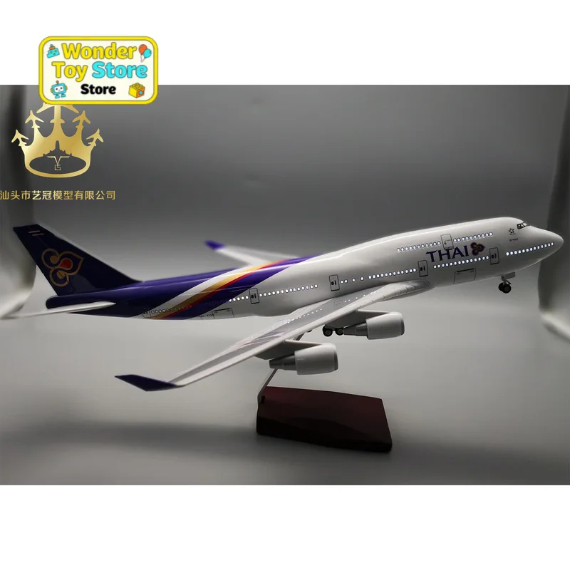 

Модель самолета Boeing 747 Airways со светодиодной подсветкой и подвижными колесами, настольное украшение для любителей авиации