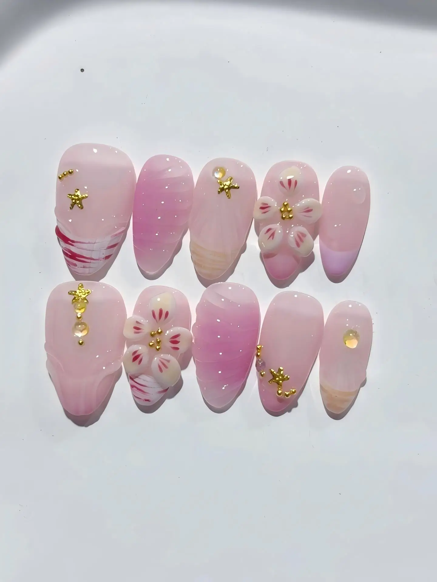 

Lilac Gradient Three-Dimensional Carved Light Luxury Elegant Nail Art Fashion Manicure (D394)