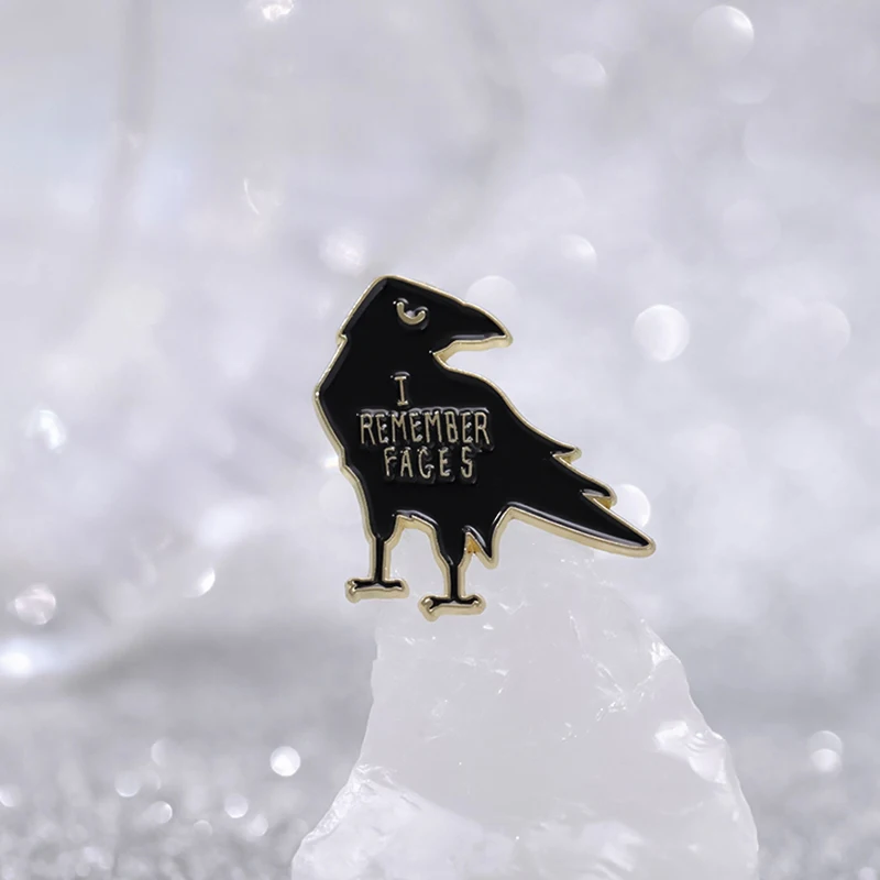 Creative Black Raven Enamel Brooch Cartoon Letters I Remember Faces Animal Metal Badge Punk Lapel Pins Jewelry Gifts