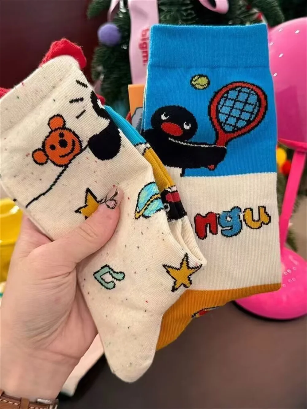 4 أزواج Kawaii Pingu Penguin متوسطة النساء طول الجوارب الخريف الشتاء عادية تنفس لينة المألوف لطيف الكرتون الفتيات الجوارب