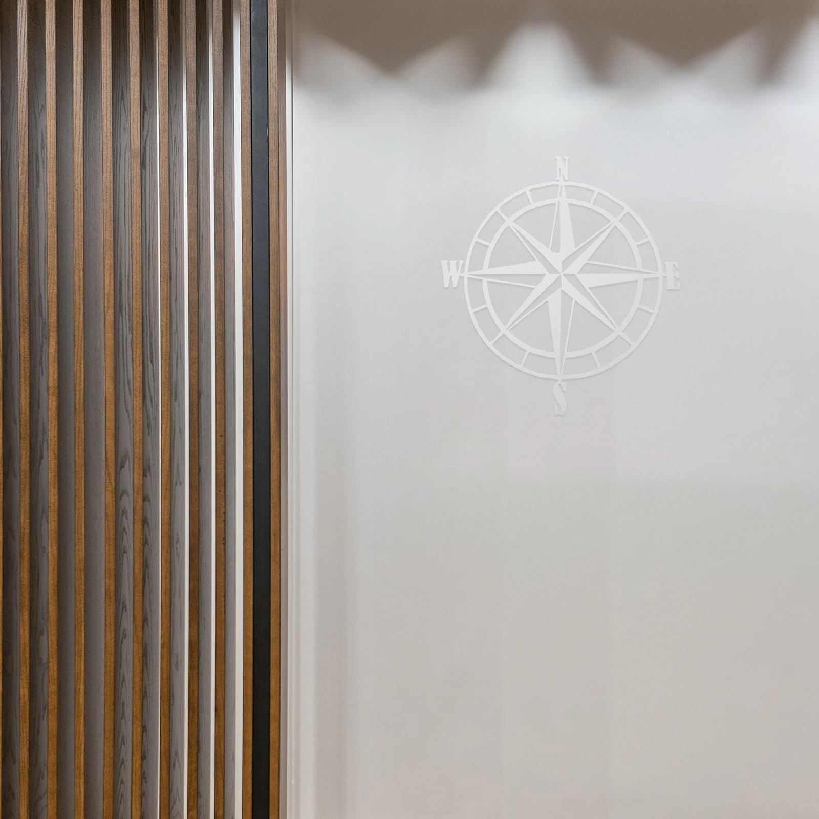 

Compass Ornament Hallway Decor Wall Plaque Living Room Decoration Home Pendant Iron Rose Door