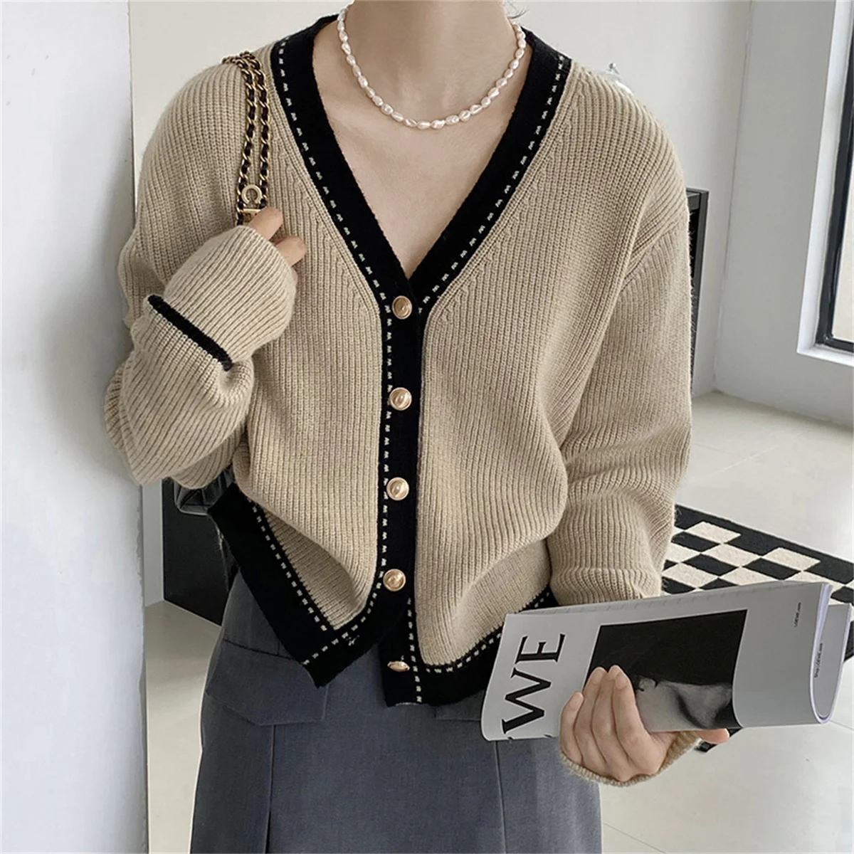 

Fashion Elegant V Neck Coat Women 2025 Autumn Winter Single Breasted Korean Cardigan Female Retro Casual Jacket Chic Loose Coats
