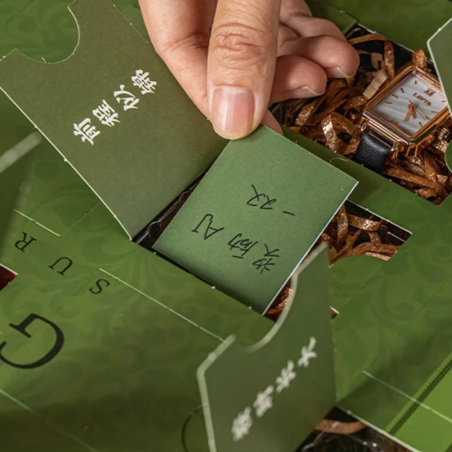 صندوق مجوهرات كبير فاخر، قلادة مستحضرات تجميل مفاجئة، هدية، تقويم القدوم، تغليف صندوق غامض، بدون هدية