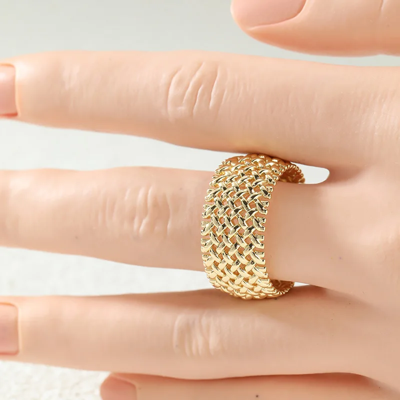 Wide Version Hollowed Woven Texture Ring For Women Three Dimensional Staggered Pattern Vintage Ring Daily Fashion Jewelry