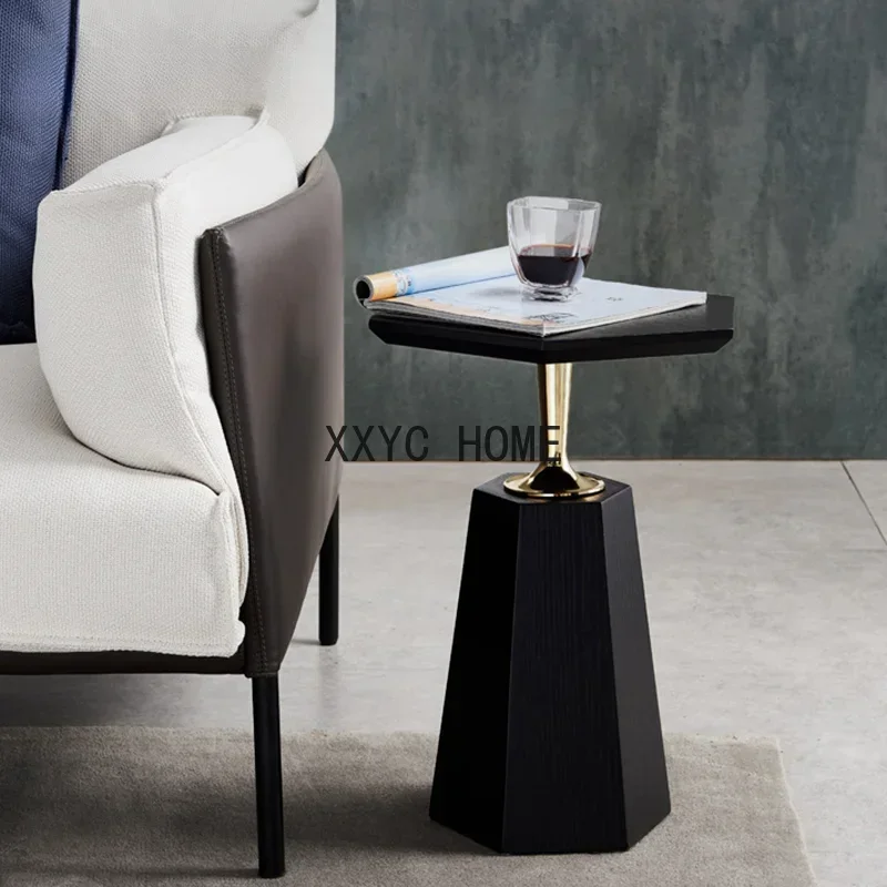 Mesa Pequeña Minimalista Moderna, Muestra de Mesa de Esquina de Seis Lados con Chapa de Juglans Regia, Mesa Auxiliar de Sofá de Lujo Ligero