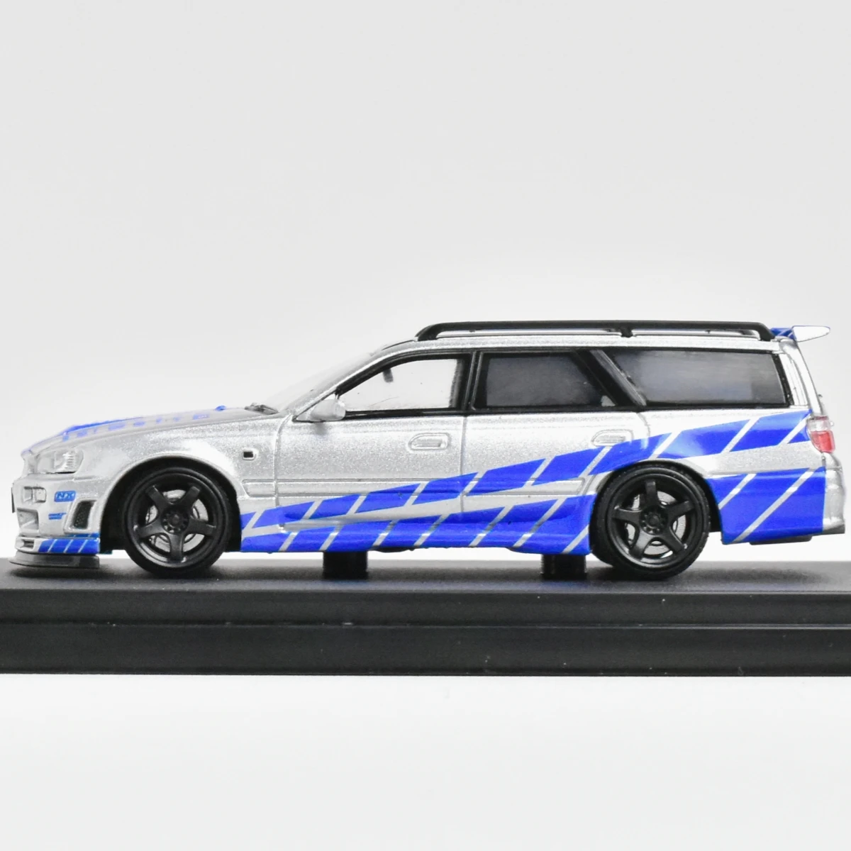 Street Weapon Stagea 1/64 R34 wagon Car Model