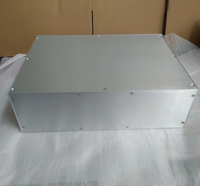 الفضة متعددة الأغراض جميع الألومنيوم مكبر للصوت الشاسيه ، دي امدادات الطاقة ، لوحة فارغة ، الأزياء شخصية ، W430 * d310 * H130 مم