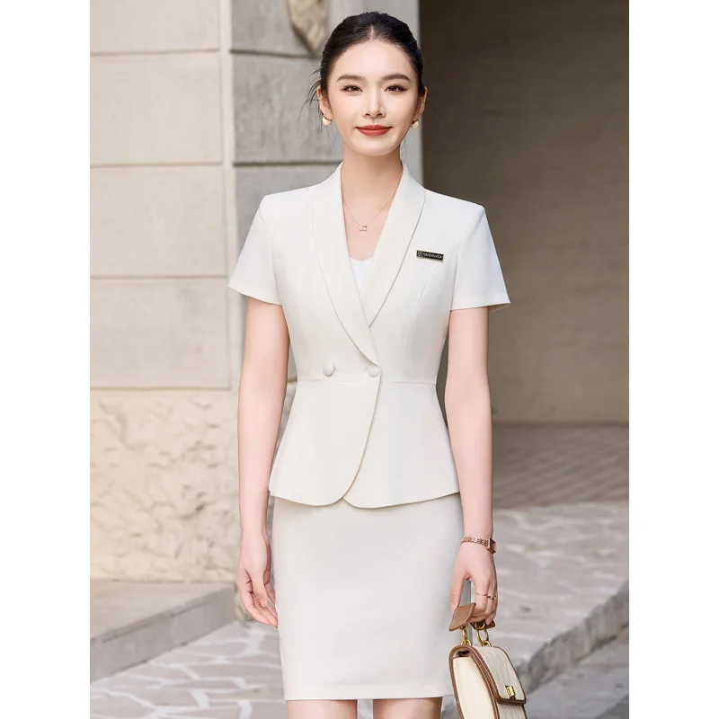High-end professional women's skirt suit, blazer, slim-fit suit, sophisticated business attire, office worker workwear