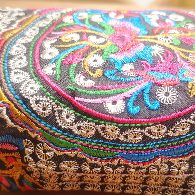 Vintage Folk Art Embroidered Wallets Black Crossbody Bag with Coin Zipper 3-Layer Compartments Design