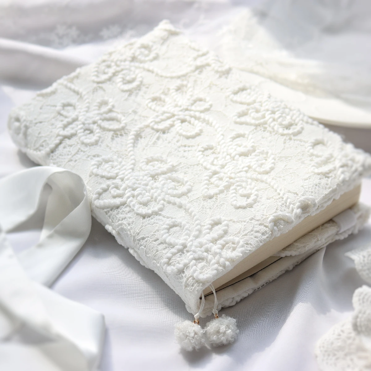 

Bow Style Heavy Industry Embroidery Lace Handmade Cloth Book Jacket, Handbook A5A6 Handbook Envelope Notebook Office Accessories