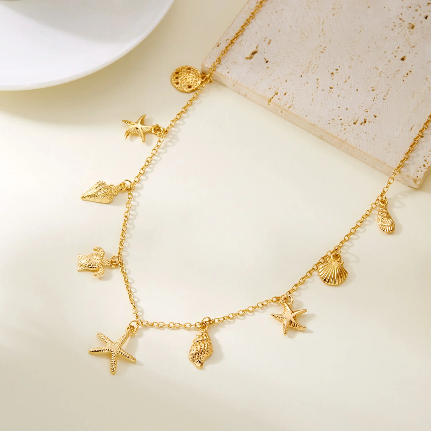 Modische Goldfarbene Anhängerkette mit Seestern, Muschel und Schildkröte für Damen, Handgefertigte Muschelketten-Halskette, Sommer-Strandparty-Schmuck – Detail 4