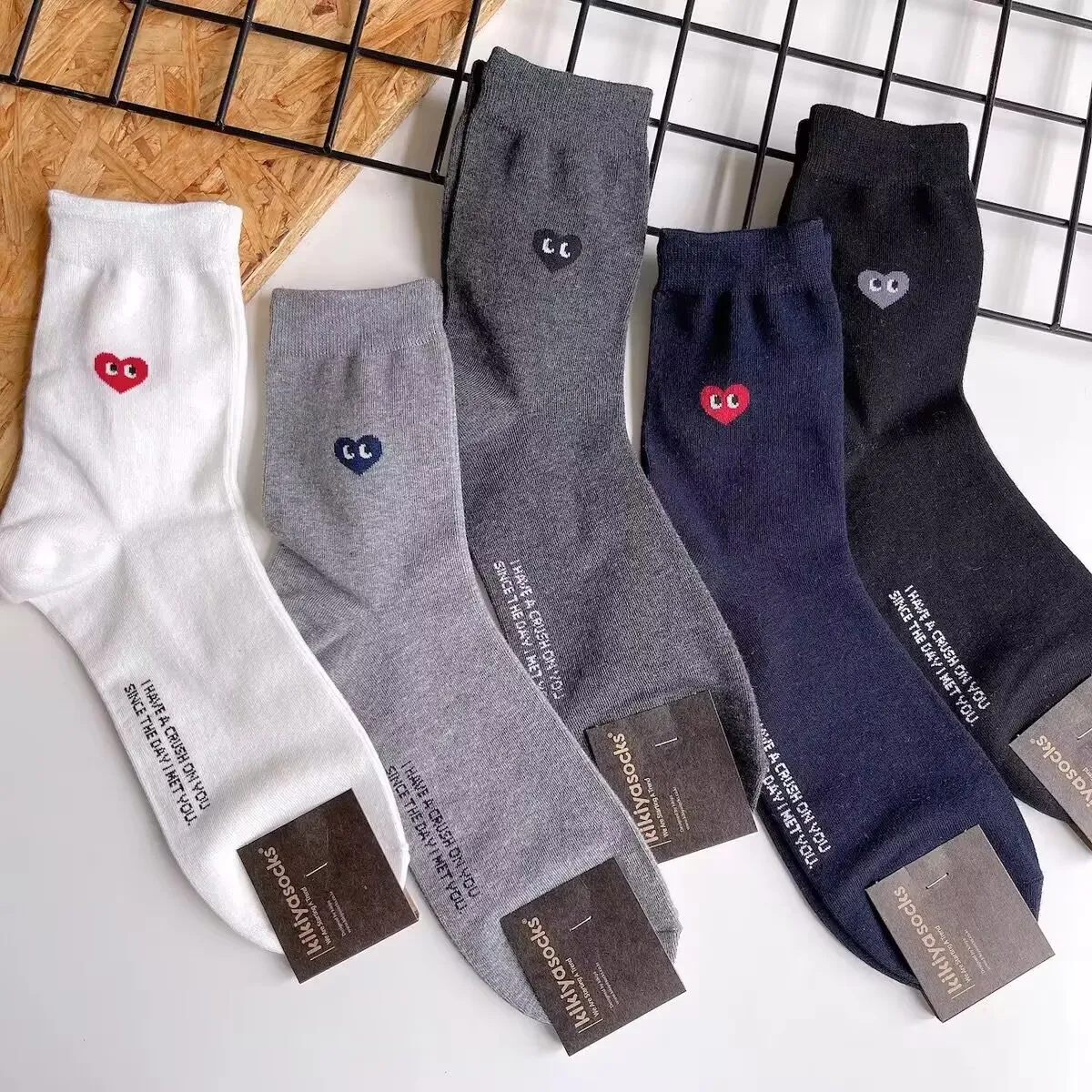 

Cute socks Breathable and absorbent Gentleman Korean version black and white Solid color love fashion in the leisure sports wind