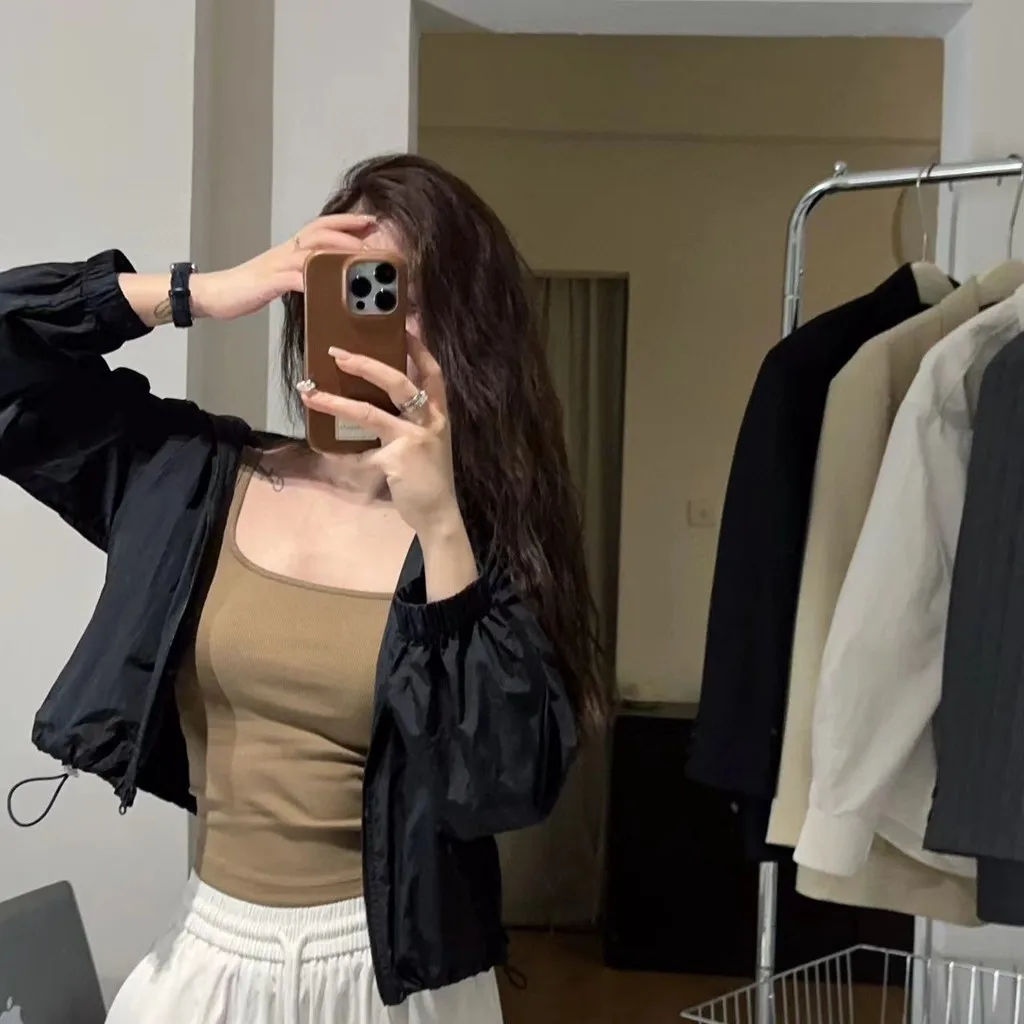 Damska bawełniana dopasowana bluzka na ramiączkach z wkładkami, kwadratowy dekolt, krótki top