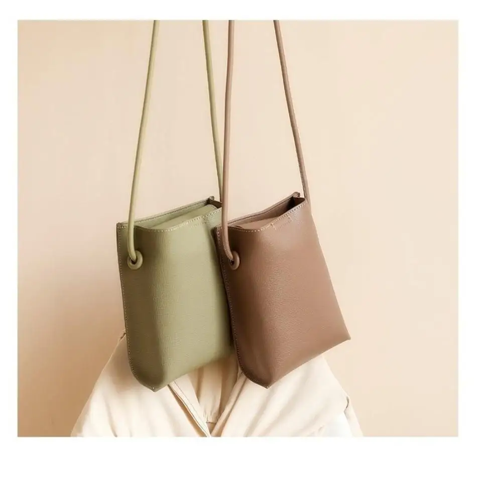 大容量新型クロスボディバッグ、小さめショルダーバッグ、女性用スマホ財布、無地フラップ、PUレザーハンドバッグ、ファッショナブルな女性向け