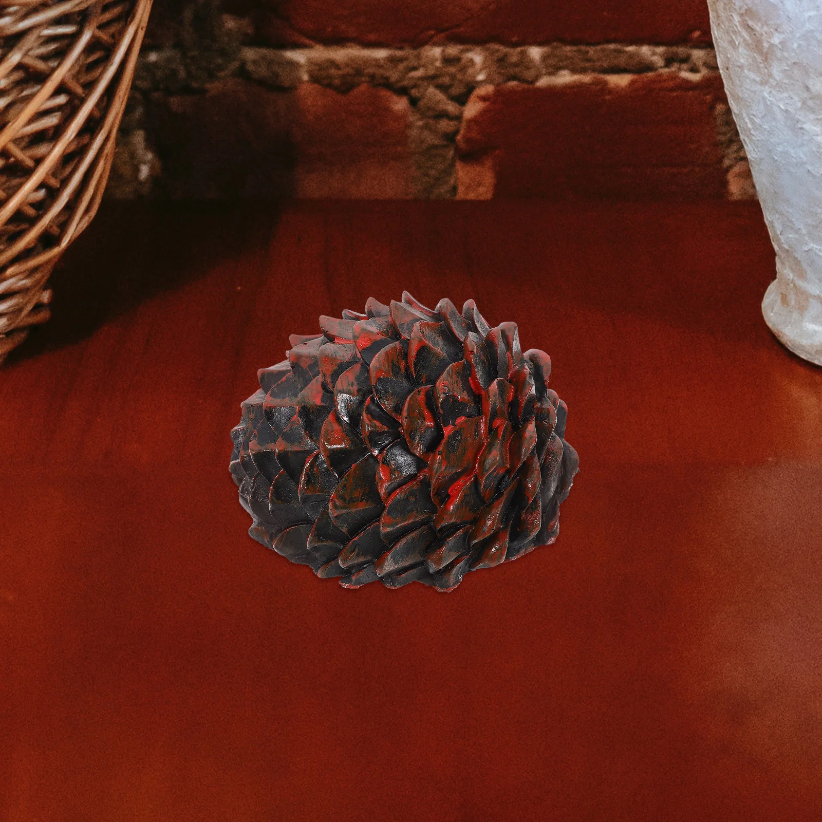 

Garden Key Holder Box Pine Cone Shaped Resin Outdoor Key Storage Container for Spare Keys and Small Valuables Statues for Garden