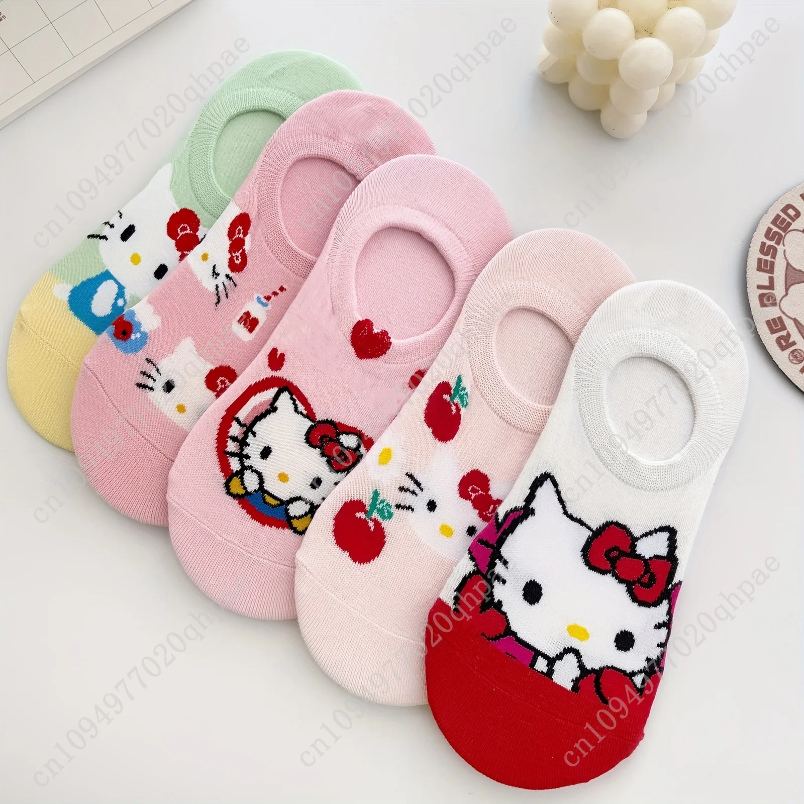 5-Pack Women's Breathable Sweat-Absorbent Soft Comfortable Cute Sweet Cartoon Hello Kitty Casual No-Show Socks view 3