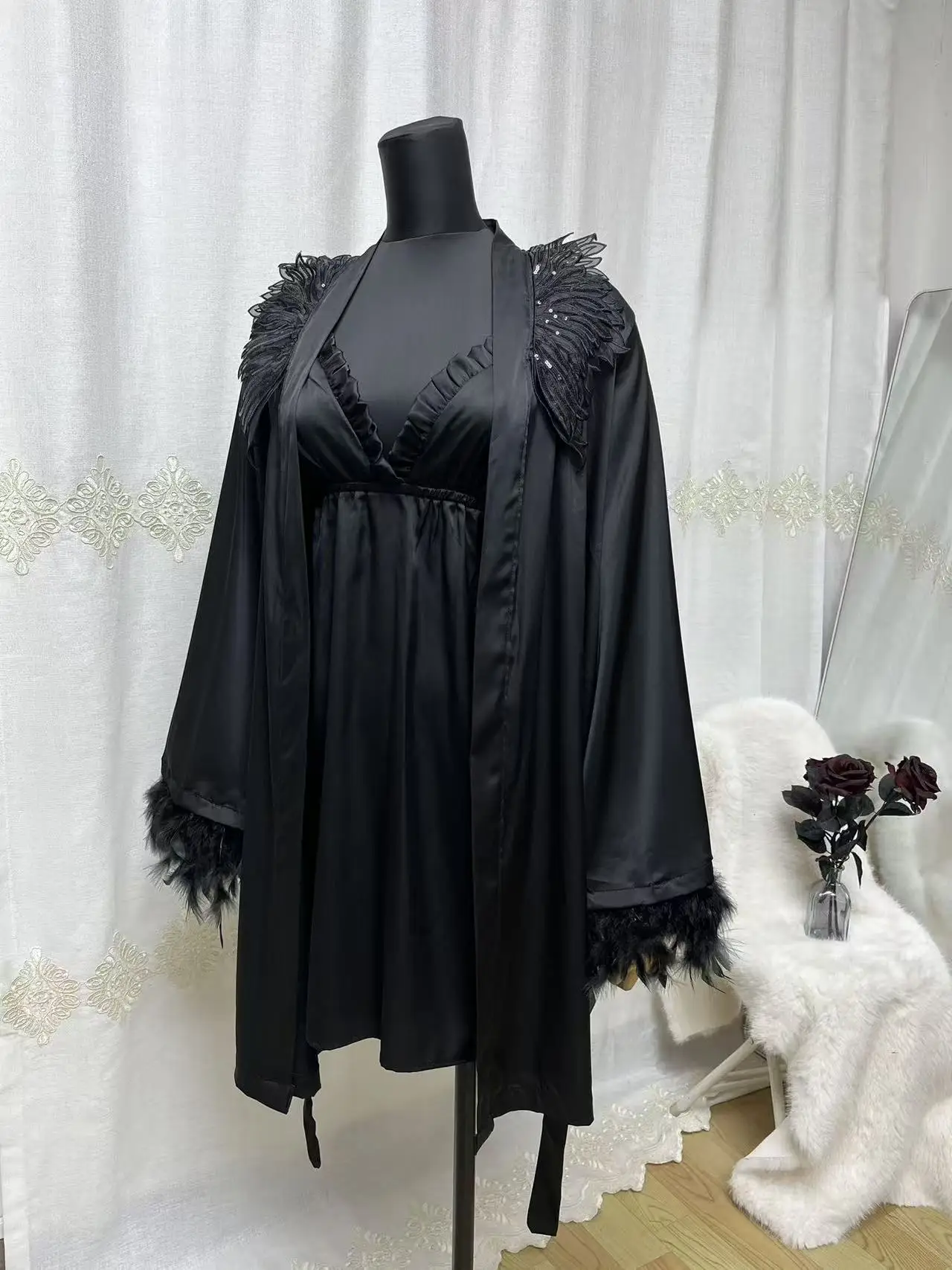 

New Arrival Black Short Robe With Detachable Soft Feather Cuffs European and American Style Womens Casual Home Sleepwear Boudoir