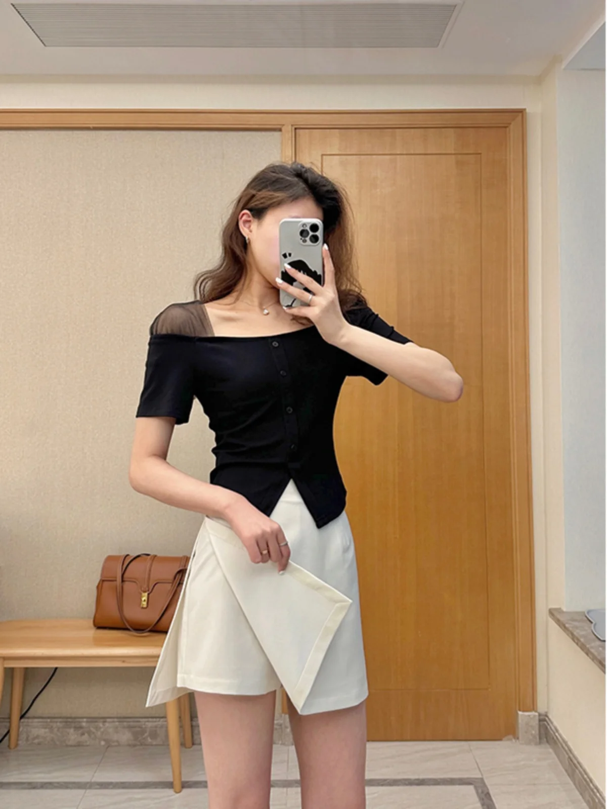 

Zhang a Xing Saint Island Holiday Black Slim Fit T-Shirt And White A-Line Skirt Fashionable Two-Piece Set for Women
