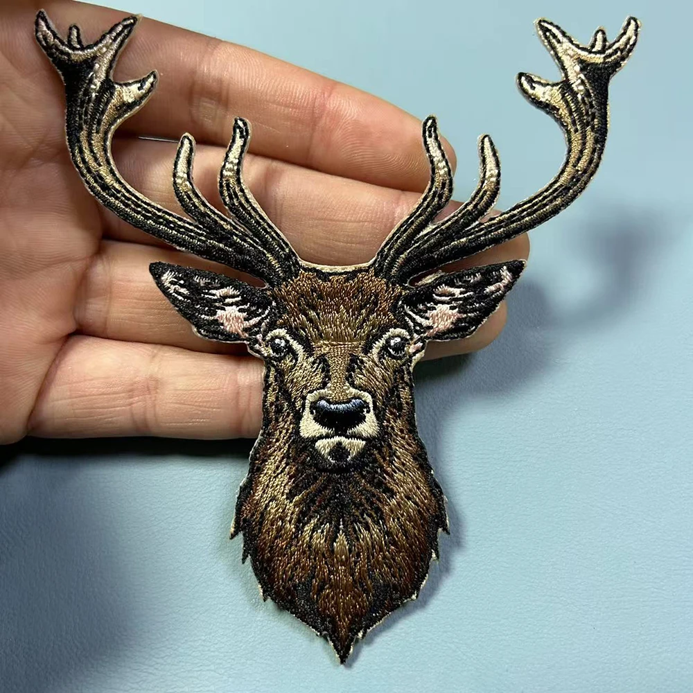 One Piece Fashion Reindeer Head Embroidery Patch DIY Iron On Applique for Clothing Repair & Decoration
