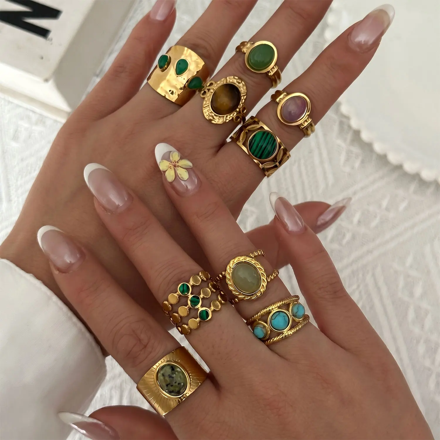Vintage Naturstein Edelstahl-Ringe für Damen und Herren Trendige Vergoldete Hohle Geometrische Ringe Finger-Accessoires Schmuck – Detail 2