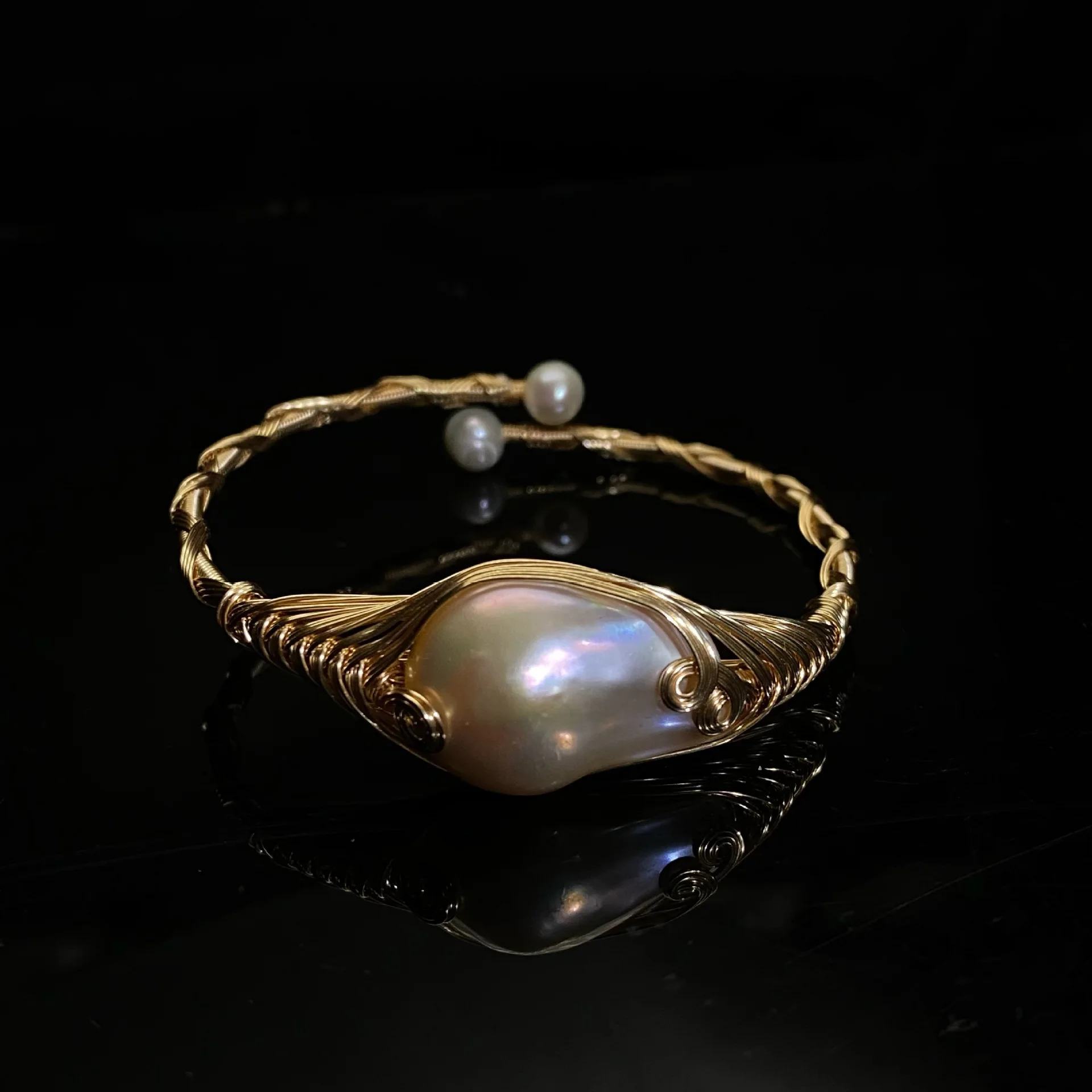 Vintage Natural Fresh Water Baroque Profiled Pearl Hand Woven Open Adjustable Bracelet Hand Wrap Wire Statement Accessory