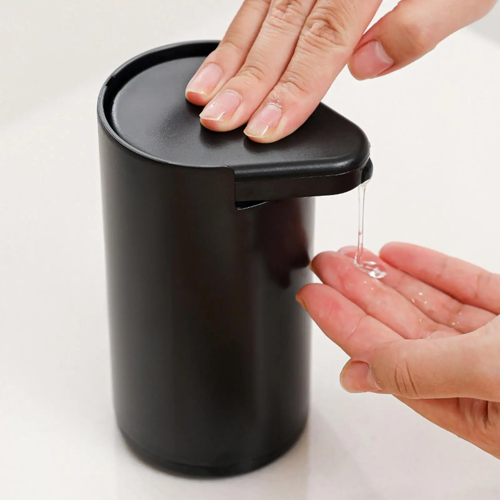 

Soap Dispenser Press Refillable Liquid Pump Bottle Modern Soap Dispenser for Home Counter Kitchen Sink Vanity Restaurant