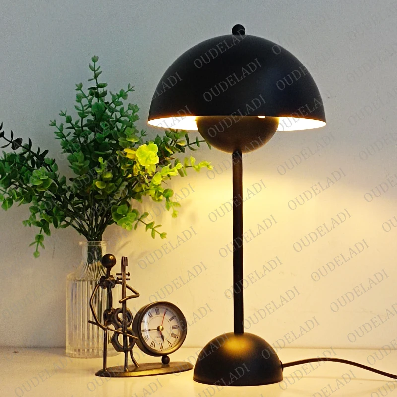 

Nordic Retro Iron Table Lamp Black White mushroom Design Round Hat lamps Home Living room Bedroom bedside Decor Light Fixtures