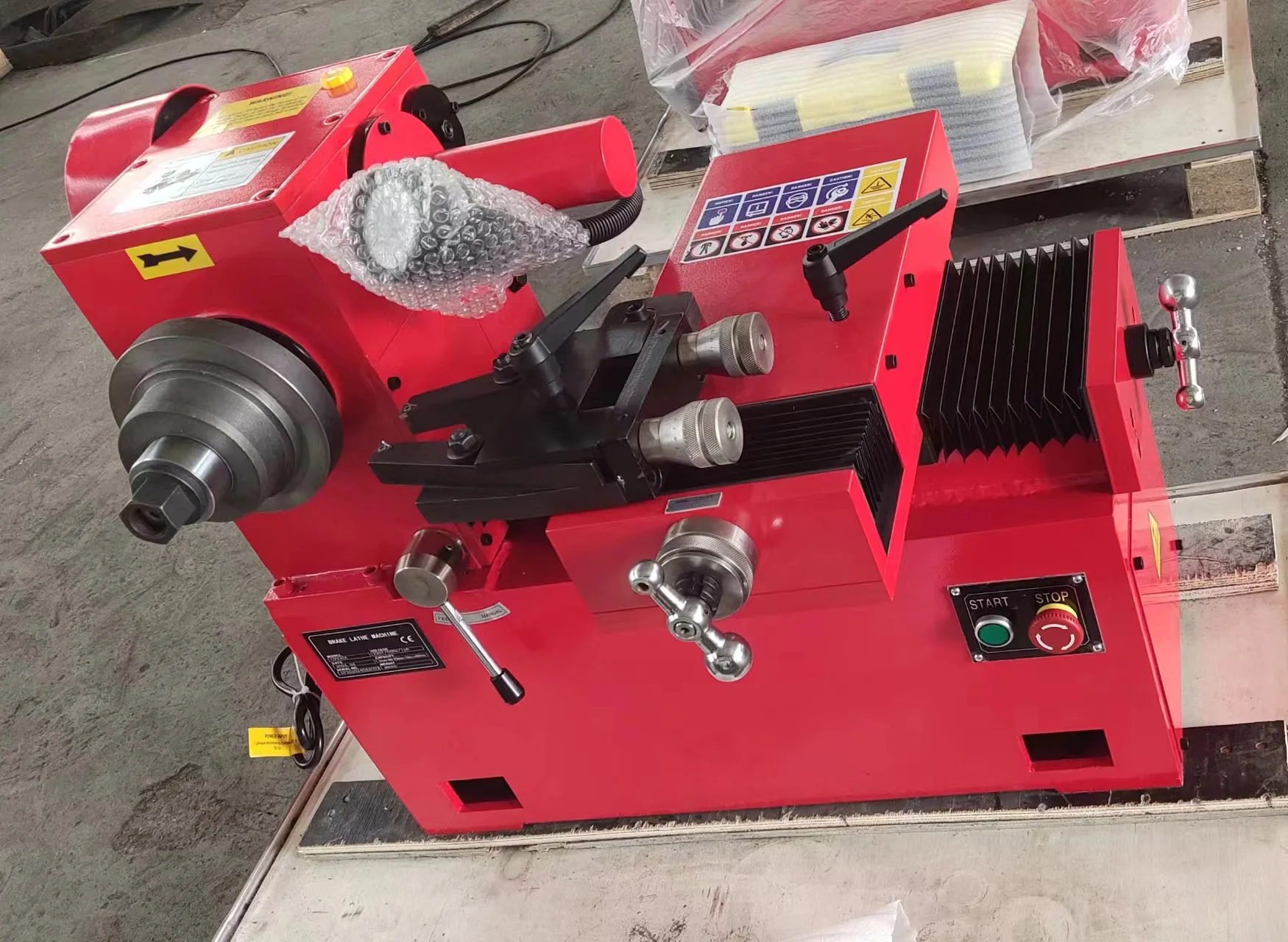 Movable C9335A Car Disc Brake Lathe Machine