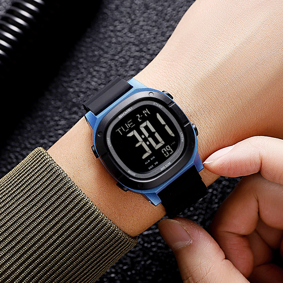 SKMEI Multifunctional 2Time Digital Wristwatch For Men Women Fashion Count Down Timer Watch Waterproof Sport Electronics Watches