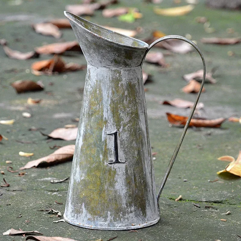 Distressed Vintage Handcrafted Galvanized Watering Can Rustic Metal Flower Vase Vintage Garden Decor Shabby Chic Water Jug