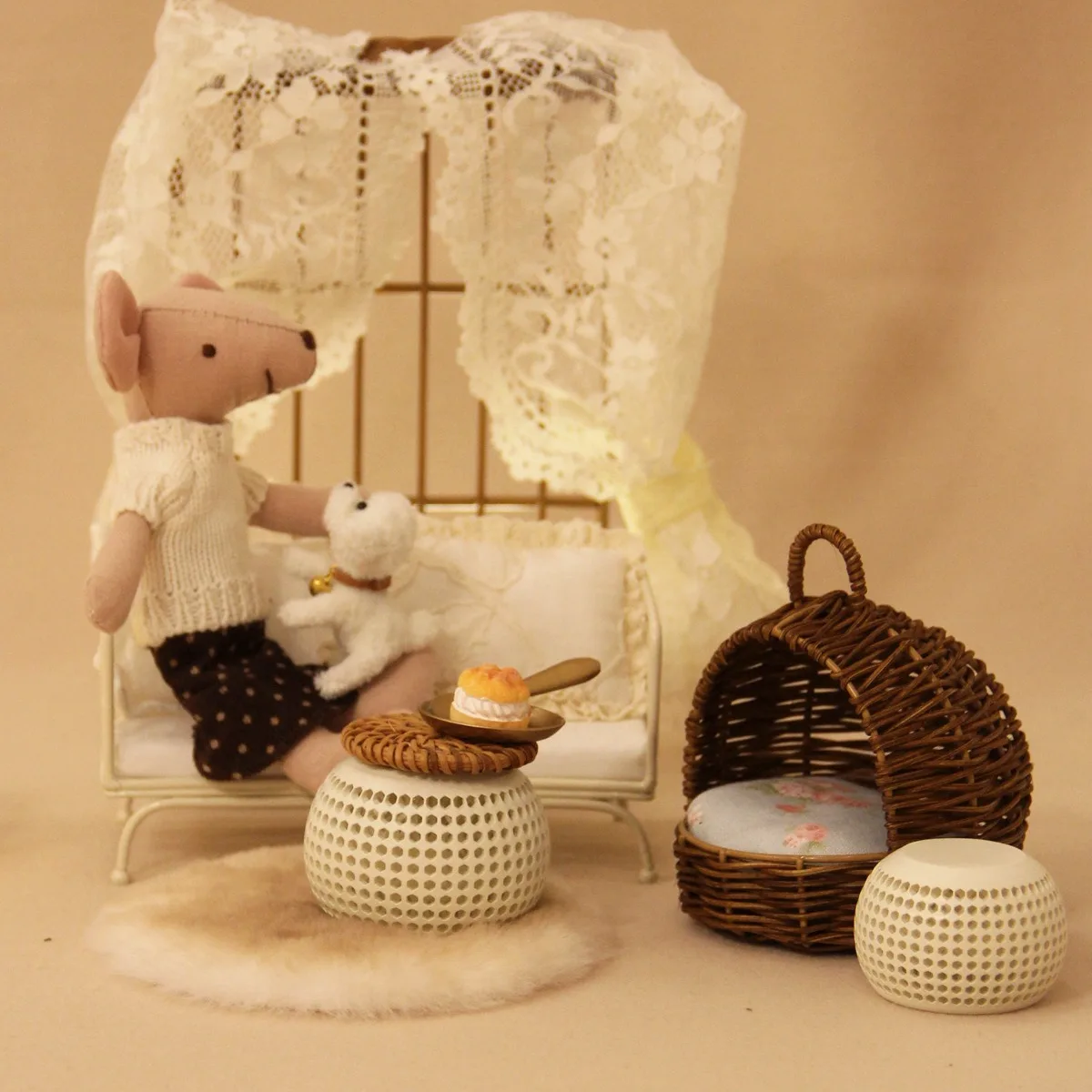 

Миниатюрный круглый стол и табурет из смолы, мебель для кукольного домика, прикроватная тумбочка, чайный столик Ob11, реалистичный миниатюрный декор