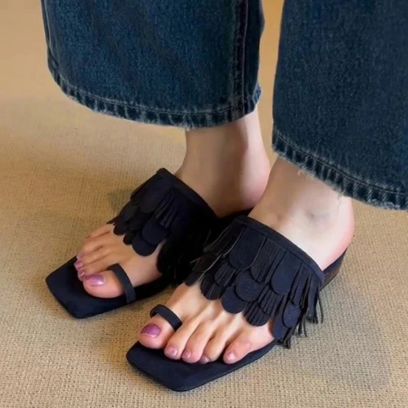 

Fashion Tassel Clip Toe Design Slippers Women Fashion Square Toe Low Heel Flip Flops Comfortable Elegant Faux Suede Beach Sandal