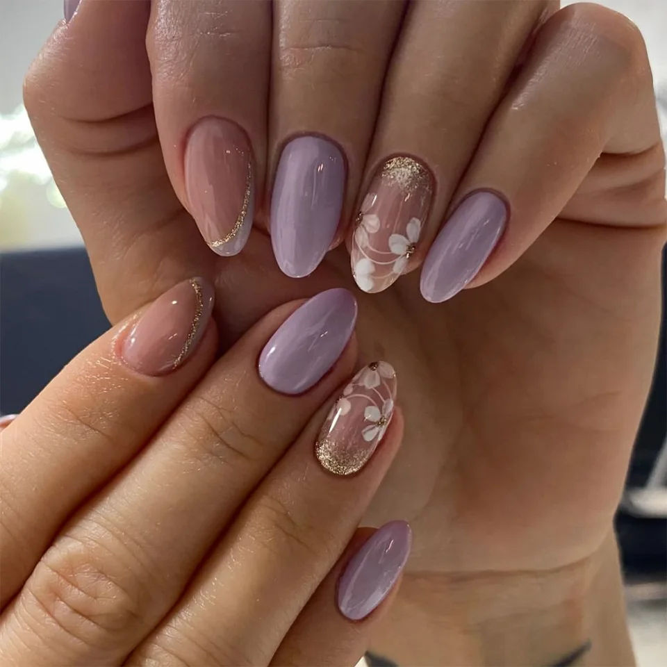Uñas falsas de color nude con pequeñas flores, estilo ins simple, uñas postizas desmontables con pegamento 2