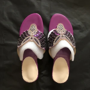 Wasserdiamantruhrschuhe für Frauen, niedrige Absätze, böhmische Strandschuhe, Sommerpantoffeln, Großhandel Sandalen 10 Hauptverkaufsraubschuhe Brilliant Femenin - №5