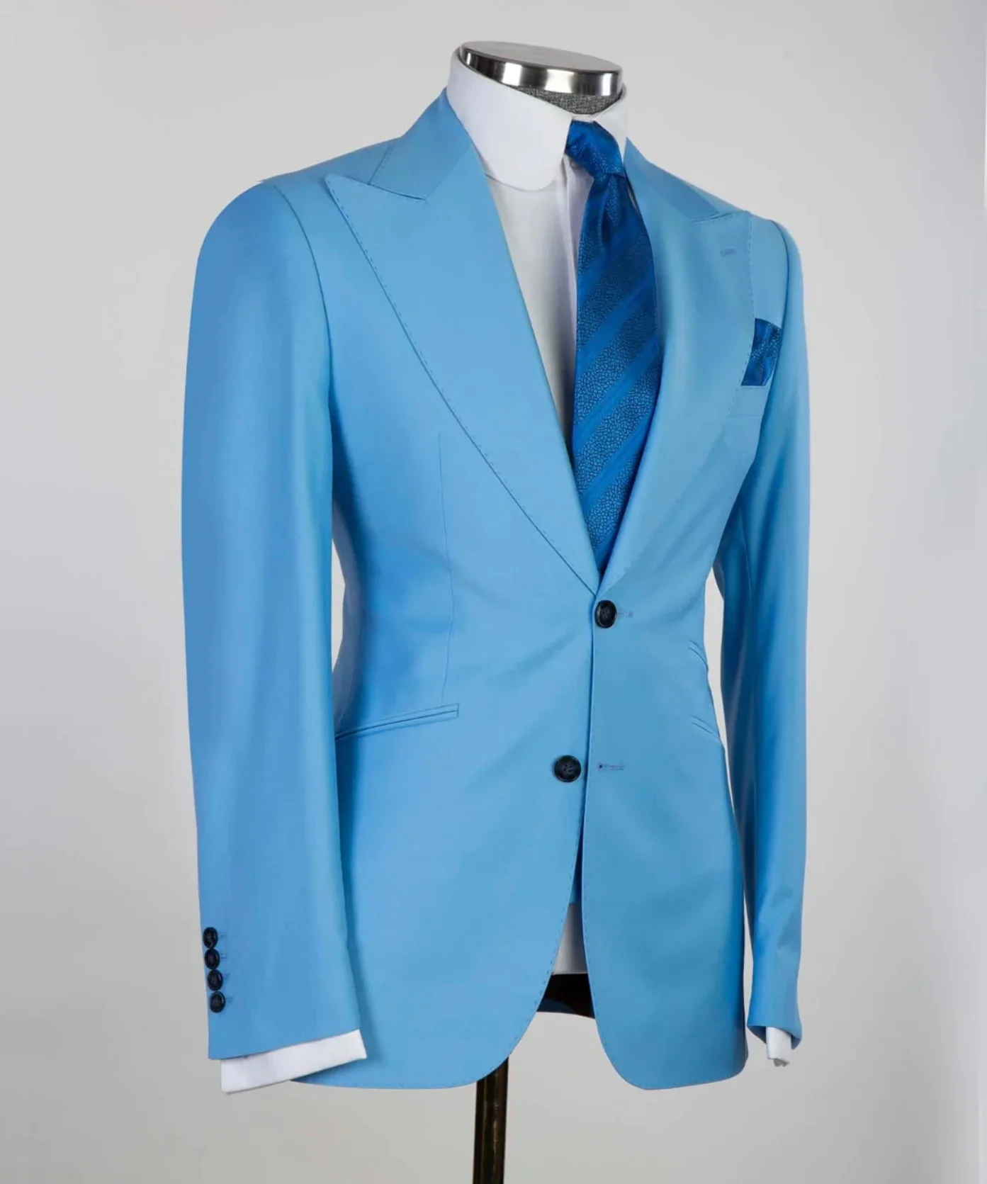 สีฟ้าอย่างเป็นทางการ Mens Tuxedos Peakes Lapel เจ้าบ่าว Party Prom เสื้อธุรกิจสวมชุดหนึ่งชิ้น