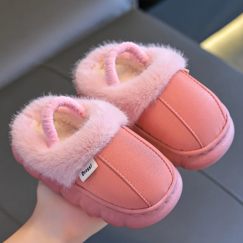 Pantofole in cotone per bambini tinta unita inverno Indoor antiscivolo confortevole Baby Fuzzy House Slipper bambini pantofole pelose in pelliccia