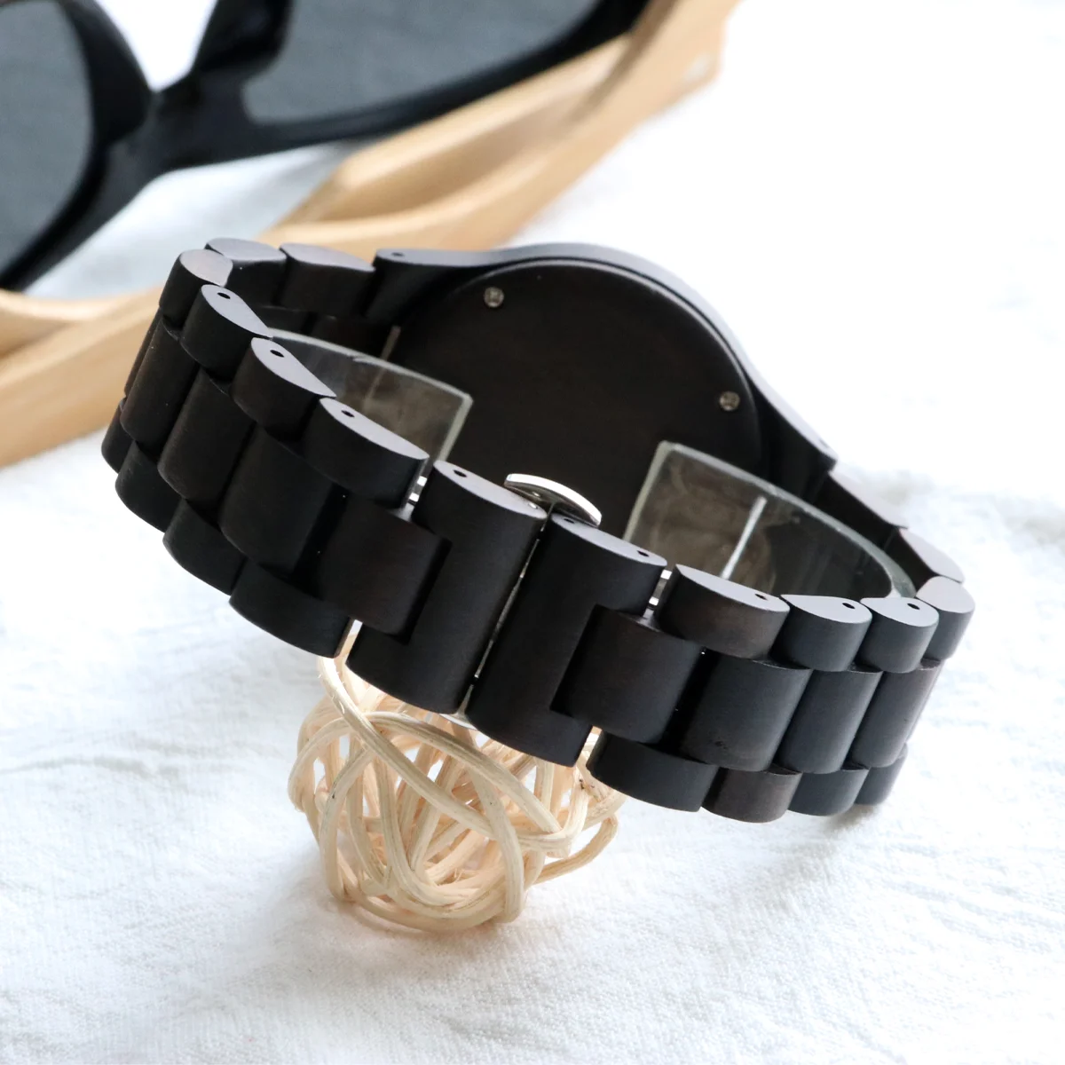 ساعة نسائية خشبية سوداء فاخرة جديدة بأرقام رومانية ذهبية وعلامات ماسية، نحت خشبي مستورد يدويًا بالكامل، تلميع، لنفسك والأقارب والأصدقاء، هدايا الحفلات، ساعات خشبية نسائية، ساعات كوارتز