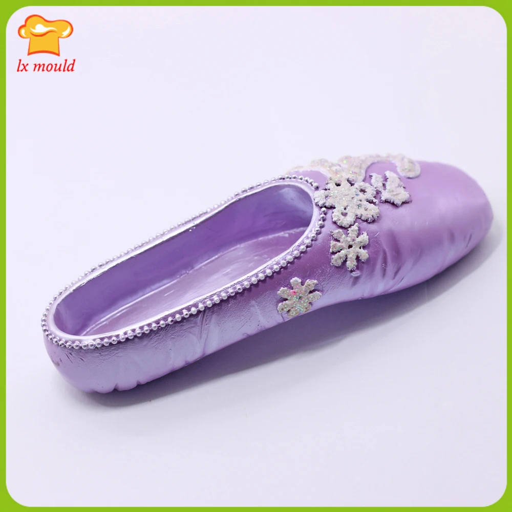 

New Large Ballet Shoes Silicone Mold Relief Pattern Shoes Handmade Soap Mould Fondant Dessert Kitchen Utensils Free Shipping