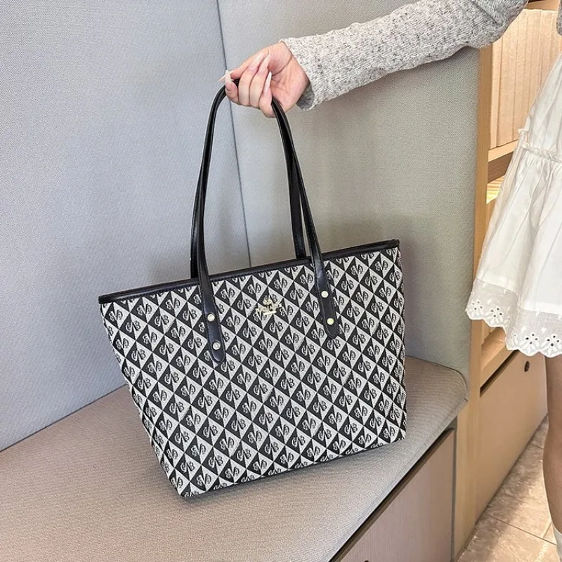 

Retro Shoulder Bag For Women Vintage Maillard Style Crossbody Bag Portable For Travel And Work