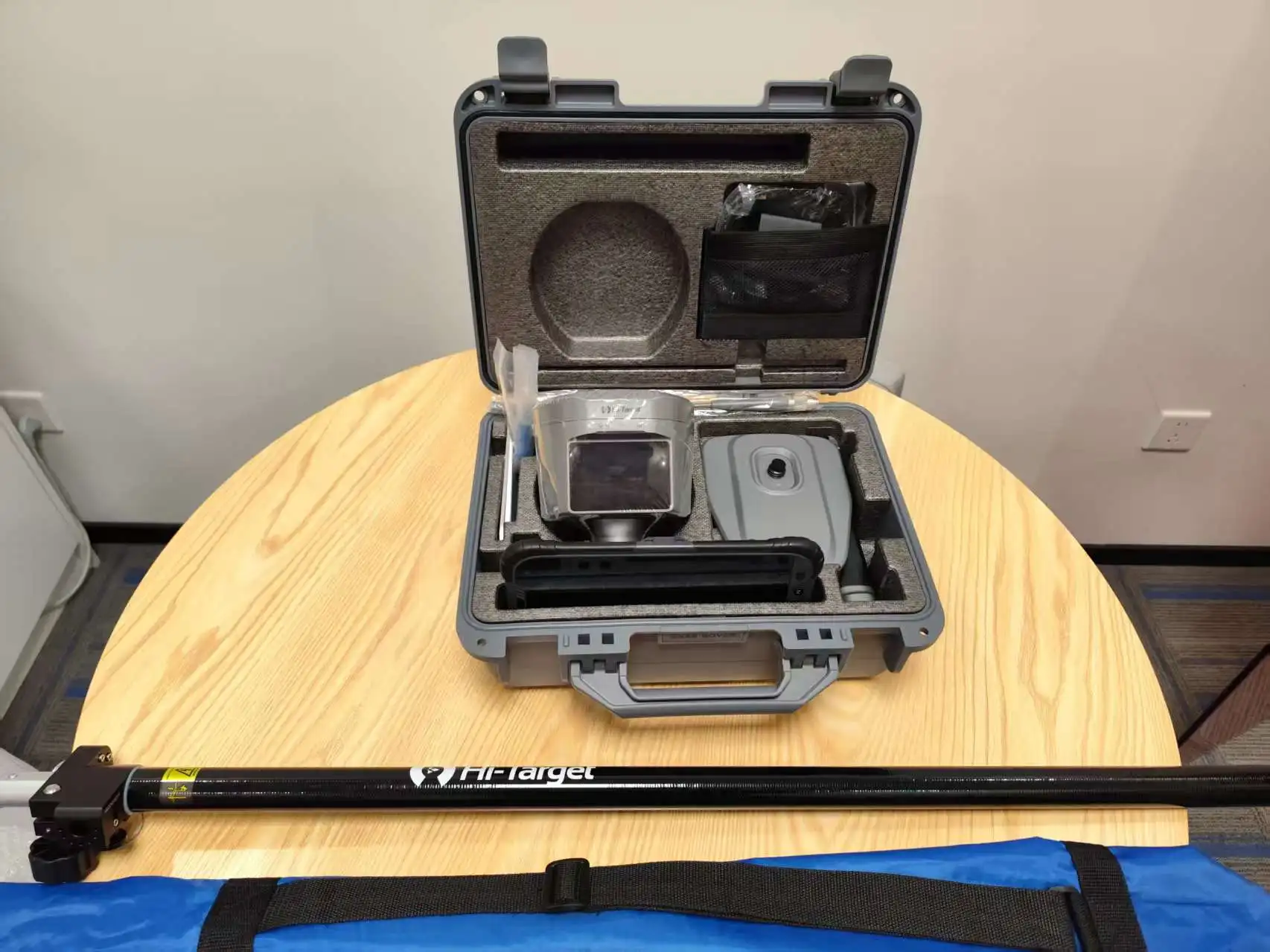 Hi-target V6/V700S Integrates Advanced RTK And SLAM For Centimeter-level Accuracy In Open And GNSS-denied Areas