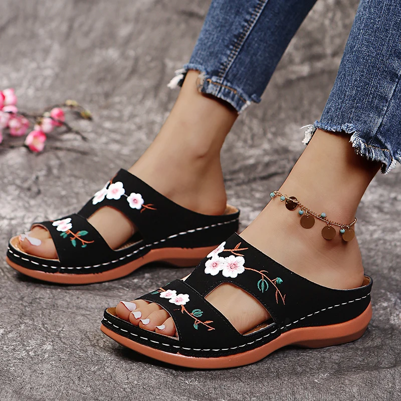 Summer Shoes for Women Fashion Embroider Female Soft Slippers Outdoor Open Toe Women\'s Wedge Slippers Casual Beach Shoes 2023