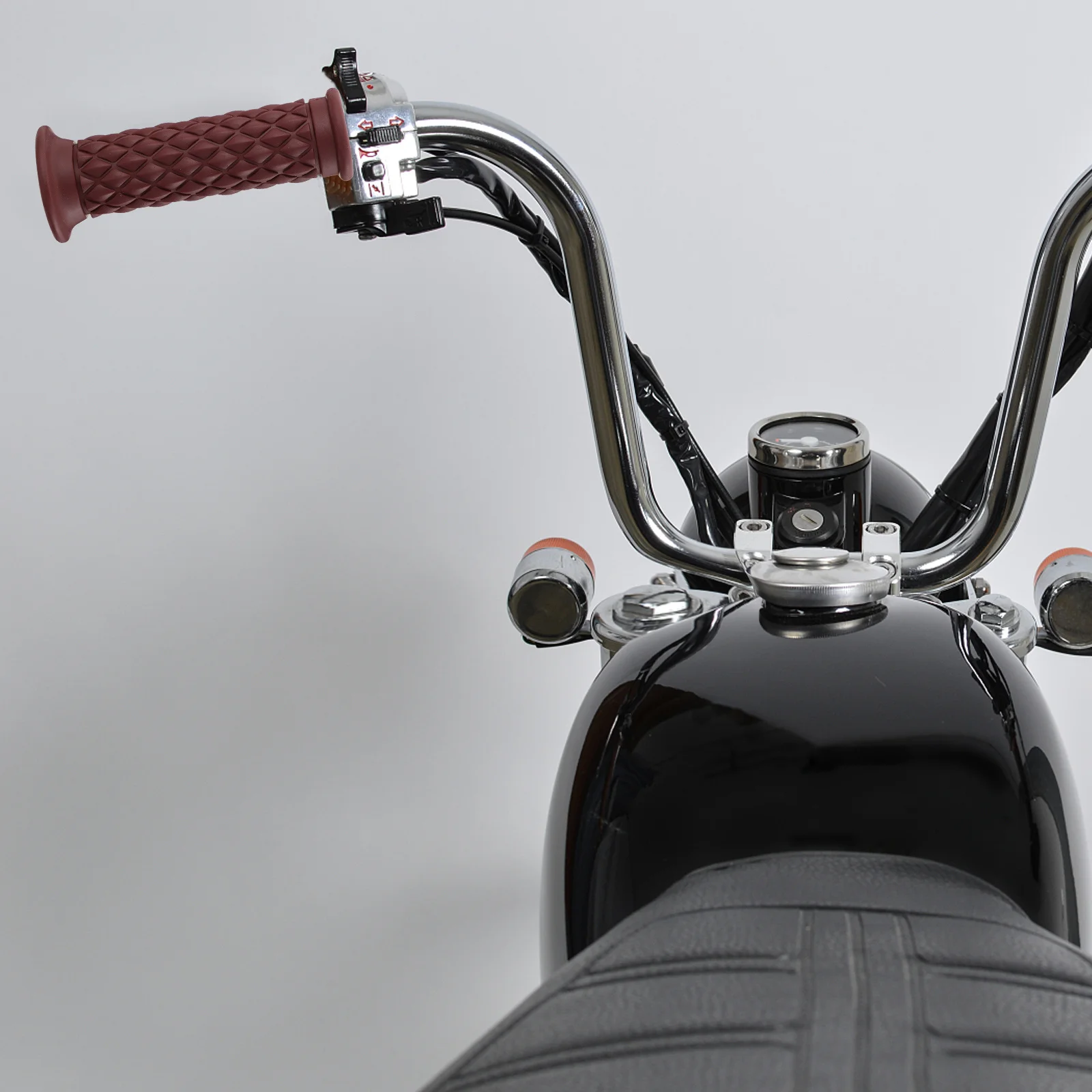 

1Pair Retro Hand Grip Anti-Slip Rubber Motorcycle Accessories Durable Easy Install Motorbike Throttle Grip Motorcycle Handlebar