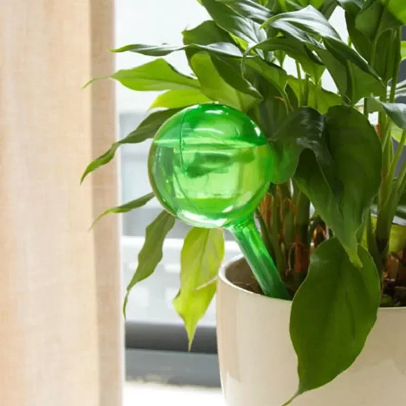 4 Stück Pflanzen-Selbstbewässerungskugeln Automatische Bewässerung Transparente Kunststoff-Pflanzenwasserkugeln Tropfbewässerungssystem für Haus, Garten, Blumen und Pflanzen – Detail 5