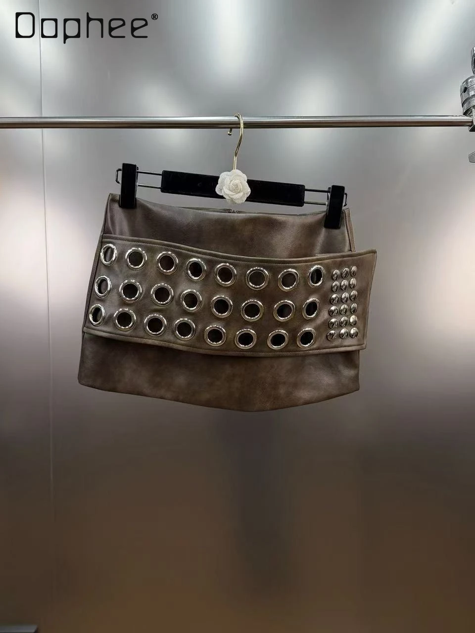 

Street Punk Style Metal Decor Hollow Mini Skirt Women Sexy Low Waist Rivet Short Skirts Personality High Street A-line Skirts