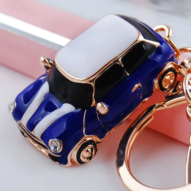 

Creative gift simulation pumpkin car model, cool mini version, trendy boy car, cute schoolbag pendant