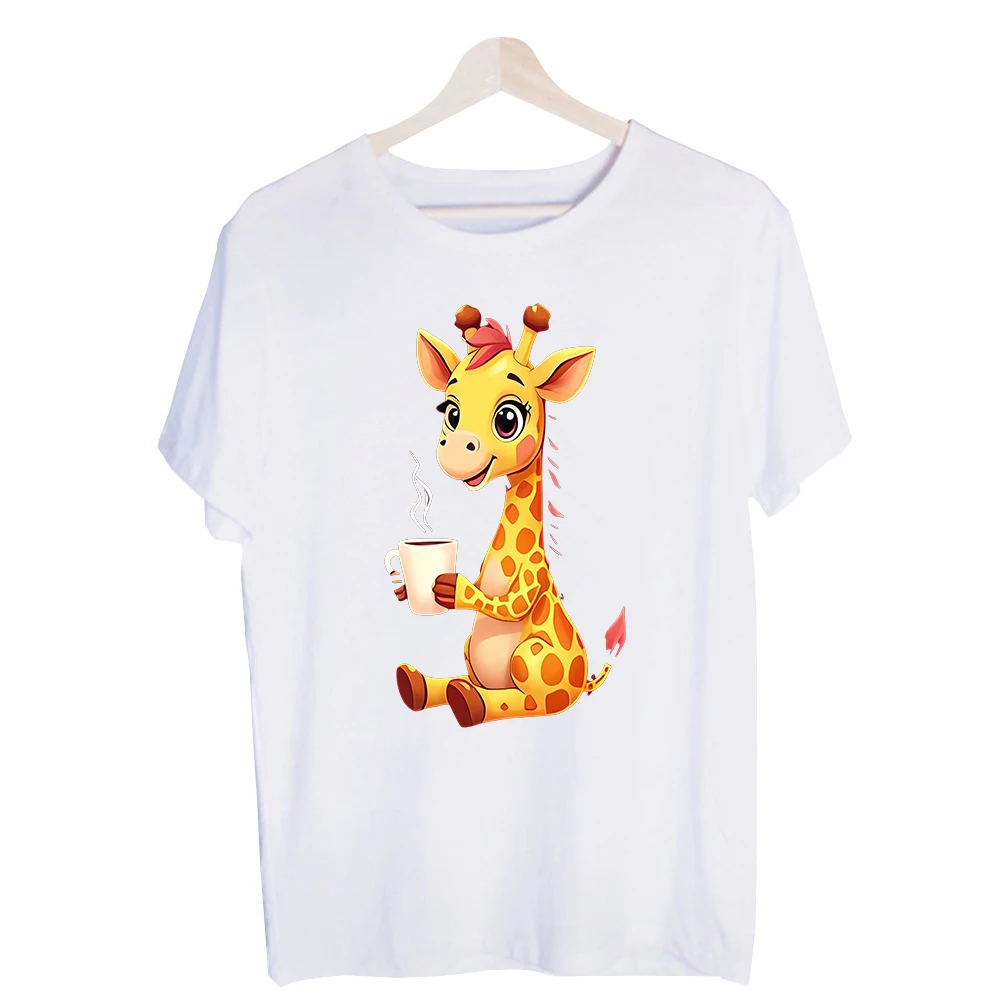 Women's Giraffe with Coffee Cup Graphic Tee, Short Sleeve Crew Neck T-Shirt for Casual Daily Wear and Summer Outfits